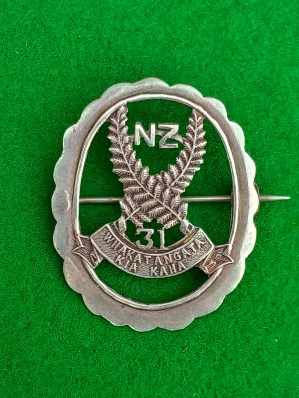 NEW ZEALAND SWEET HEART BADGE 31st INFANTRY
