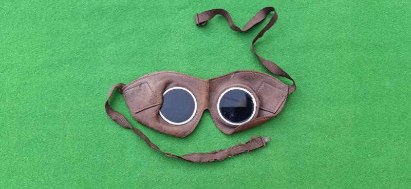 EXTREMELY RARE R.A.F  NIGHT FIGHTER TRAINING GOGGLES