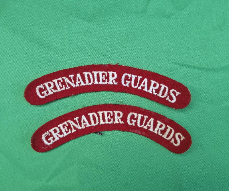 GRENADIER GUARDS CLOTH SHOULDER TITLES