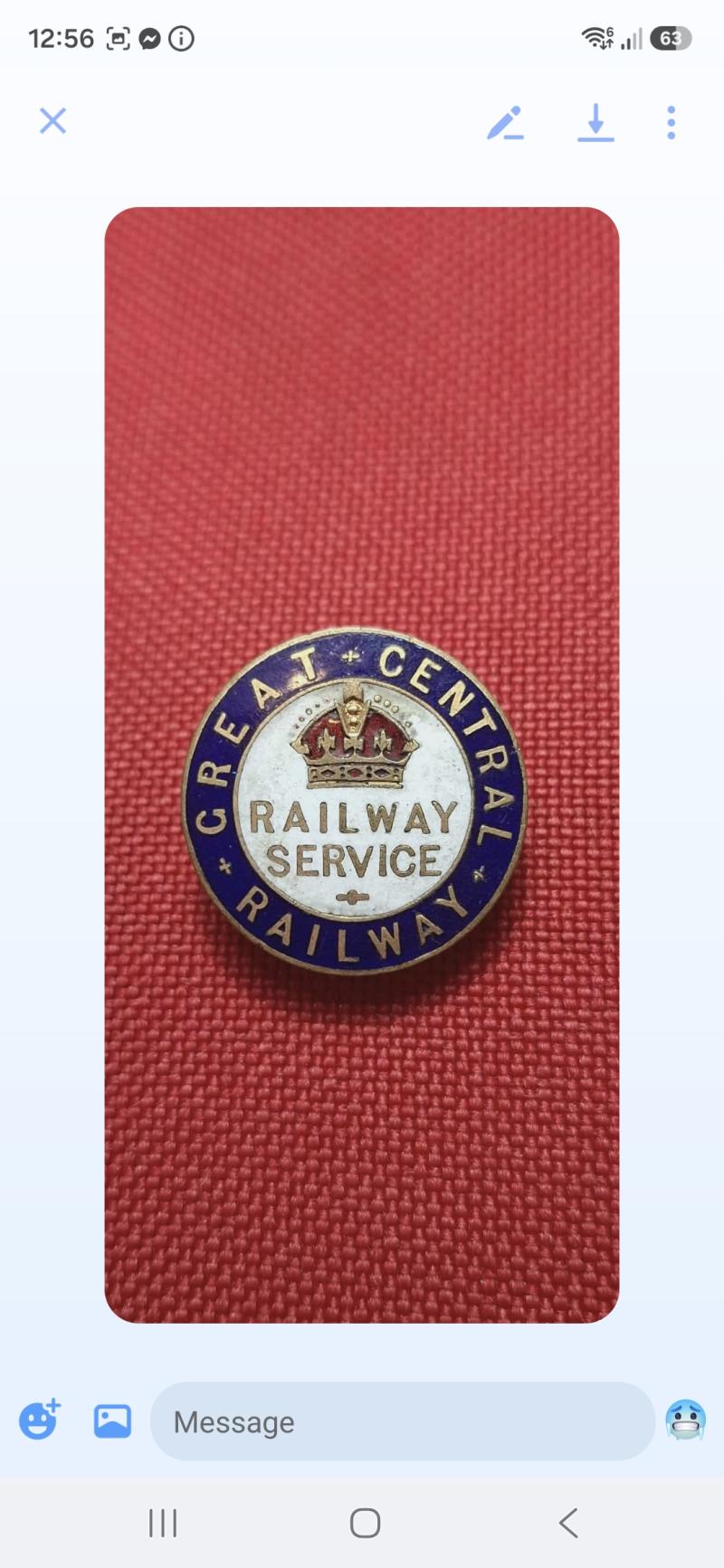 1914 ON WAR SERVICE ENAMEL BADGE.