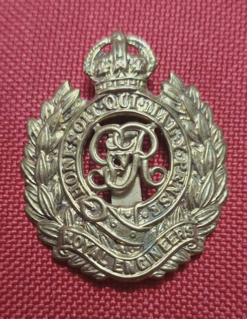 ROYAL ENGINEERS CAP BADGE