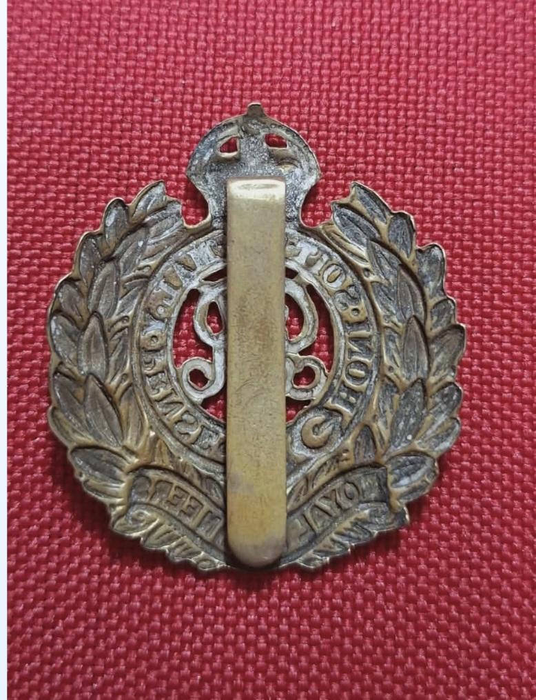ROYAL ENGINEERS CAP BADGE