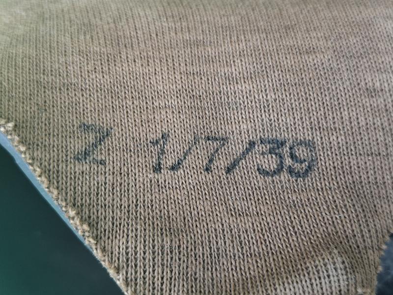 1939 DATED BRITISH EARLY WAR GAS MASK.