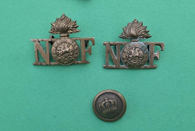 TYNESIDE SCOTTISH / K.O.Y.L.I INSIGNIA LOT