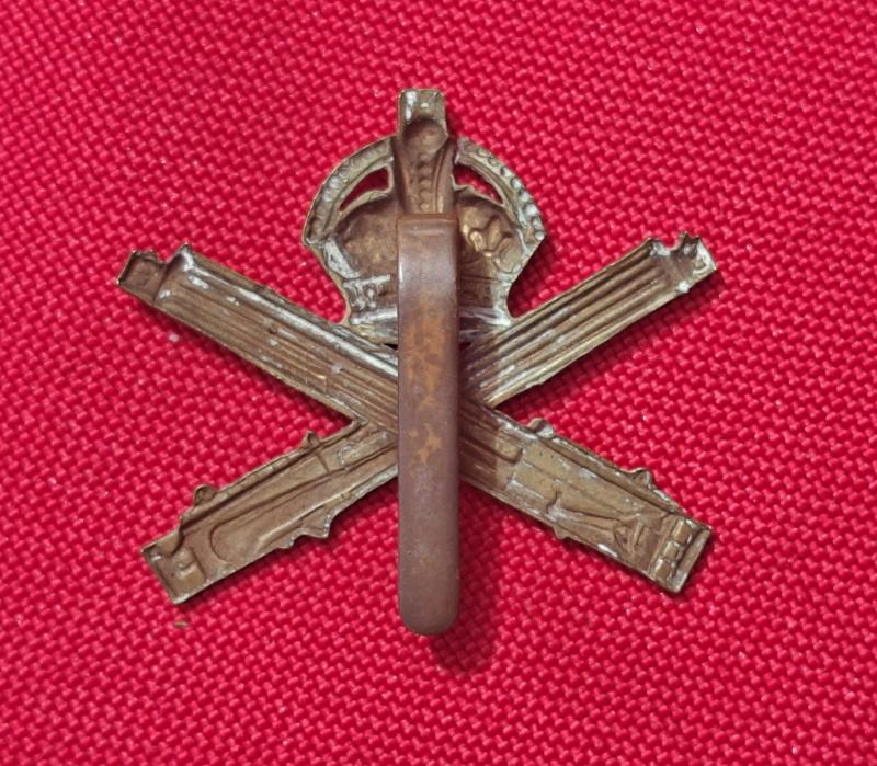 MACHINE GUN CORPS BRASS CAP BADGE