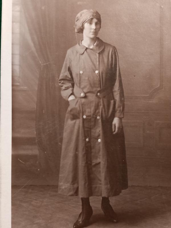 FEMALE MUNITIONS WORKER / W.A.A.C - M.T DRIVER