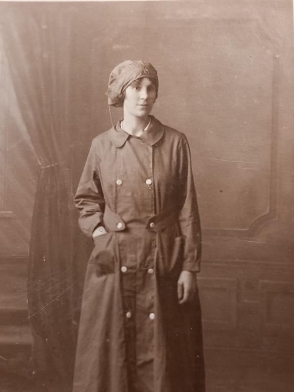 FEMALE MUNITIONS WORKER / W.A.A.C - M.T DRIVER