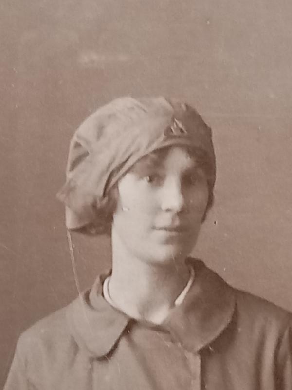 FEMALE MUNITIONS WORKER / W.A.A.C - M.T DRIVER